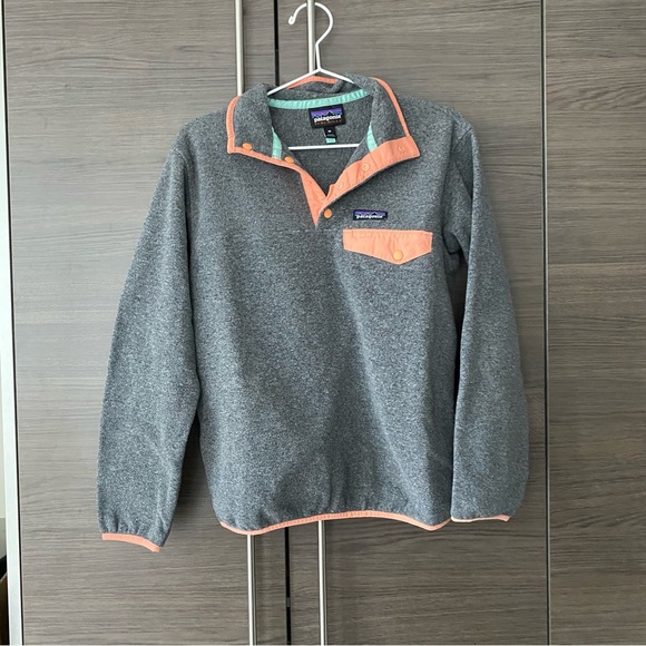 Patagonia Lightweight Synchilla Snap-T Fleece Pullover Gray/Peach - Picture 2 of 4